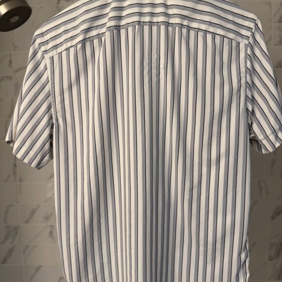 Untuckit Men’s White & Grey Short Sleeve Button-Down, Medium, Great Condition - Picture 2 of 4